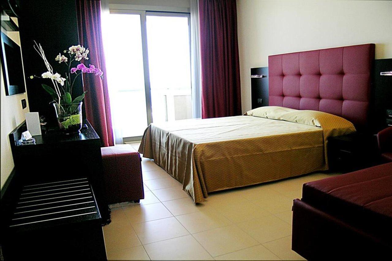 Terminal Palace & Spa Rimini Esterno foto