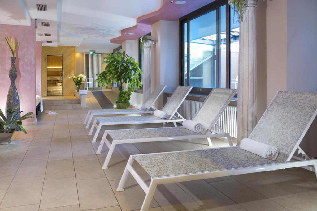 Terminal Palace & Spa Rimini Esterno foto